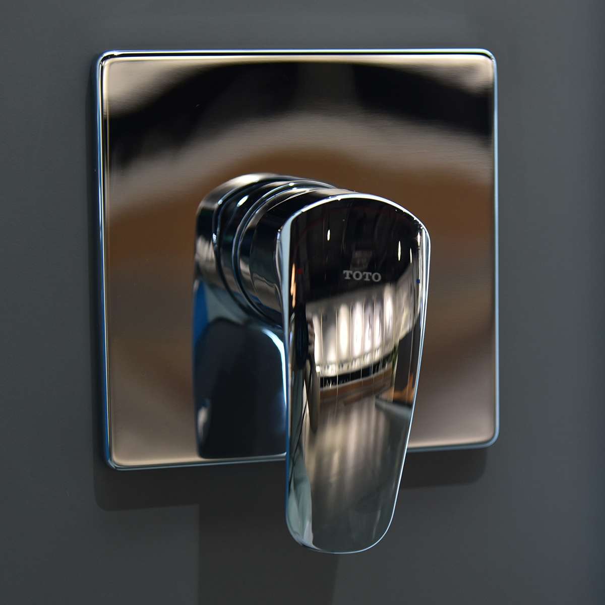 Van gật gù điều chỉnh nóng lạnh TOTO TBG09303VA kèm phụ kiện âm tường TBN01001B