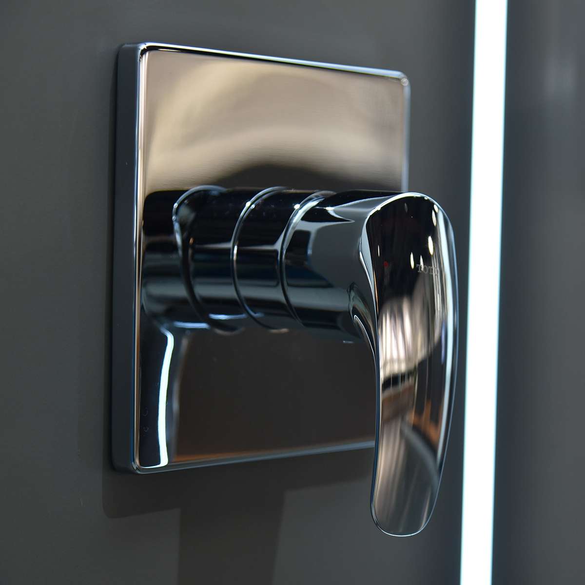 Van gật gù điều chỉnh nóng lạnh TOTO TBG09303VA kèm phụ kiện âm tường TBN01001B