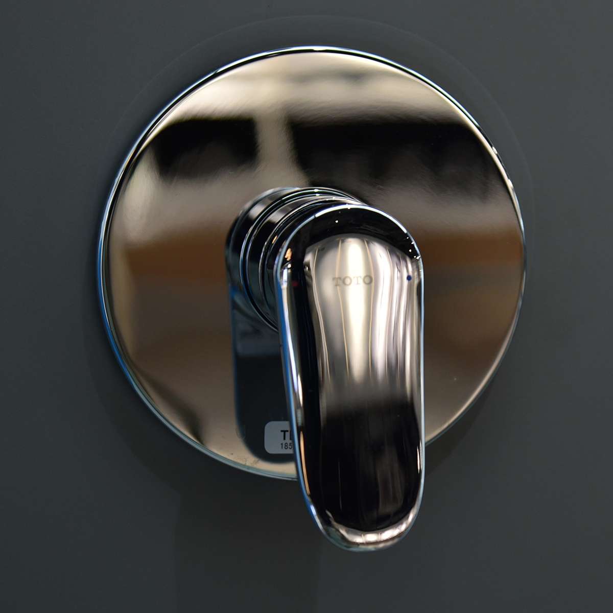 Van gật gù điều chỉnh nóng lạnh TOTO TBS04303B