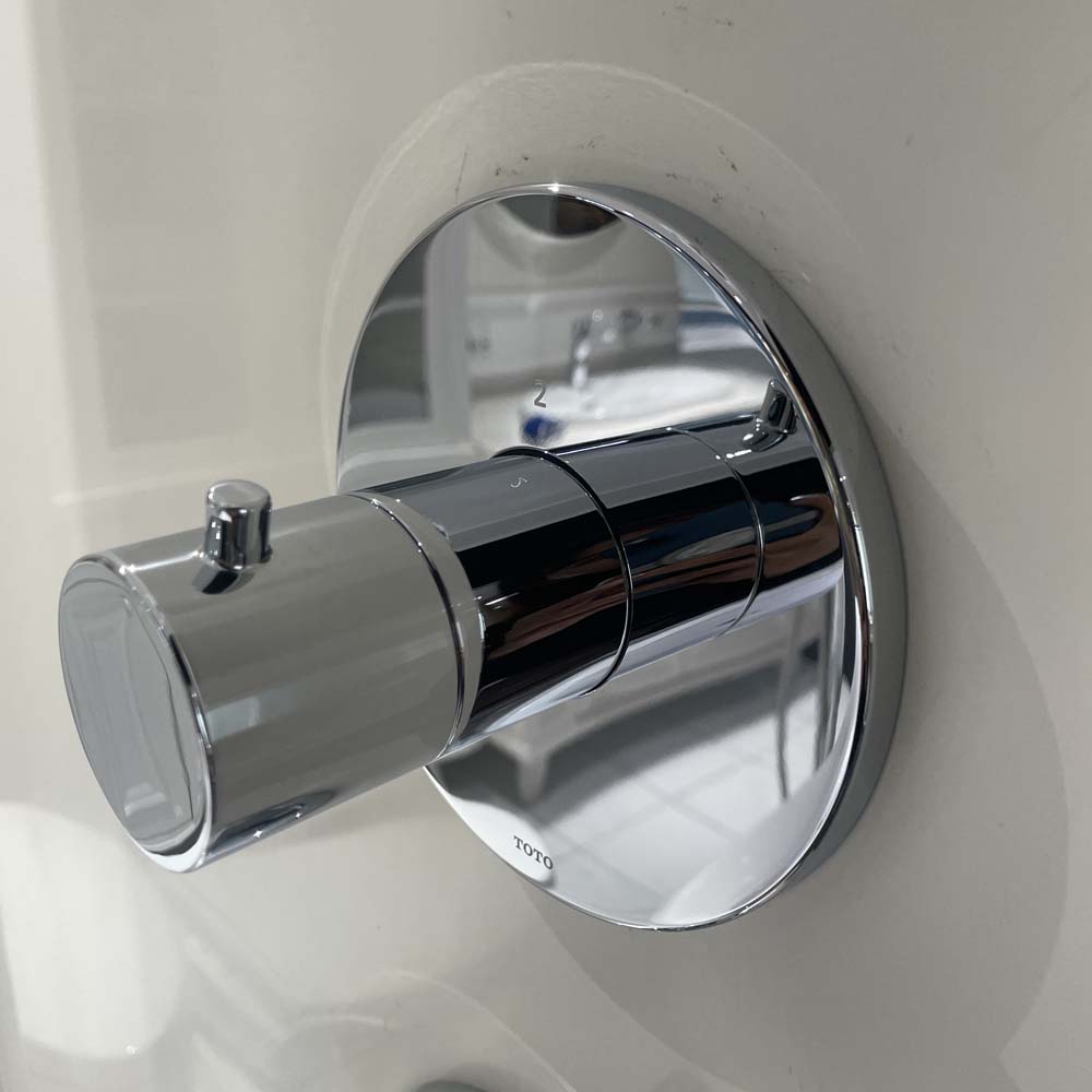 Van chuyển hướng 2 đường nước TOTO TBV01103B kèm phụ kiện âm tường TBN01102B