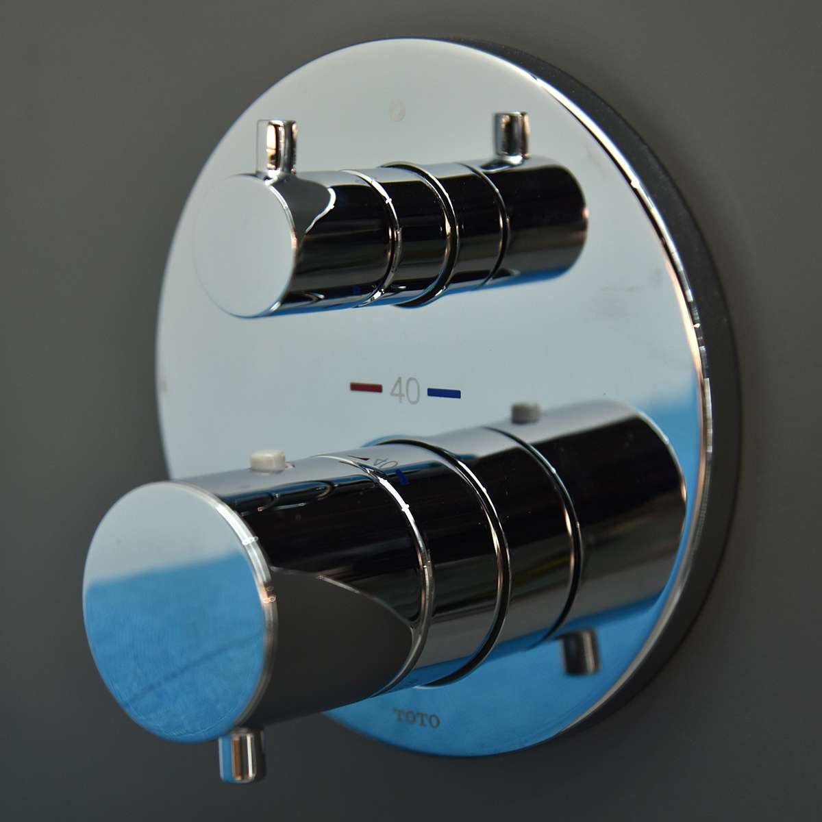 Van điều chỉnh nhiệt độ kèm van dừng TOTO TBV01407B