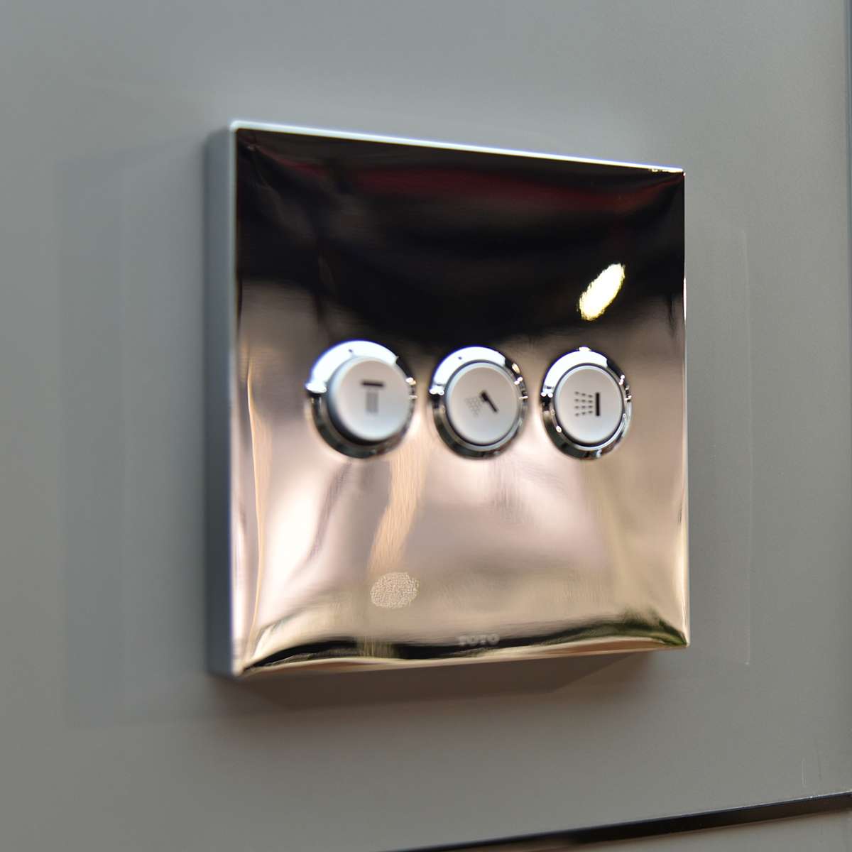 Van chuyển hướng 3 đường nước nút nhấn TOTO TBV02105B