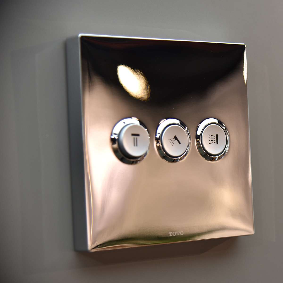 Van chuyển hướng 3 đường nước nút nhấn TOTO TBV02105B