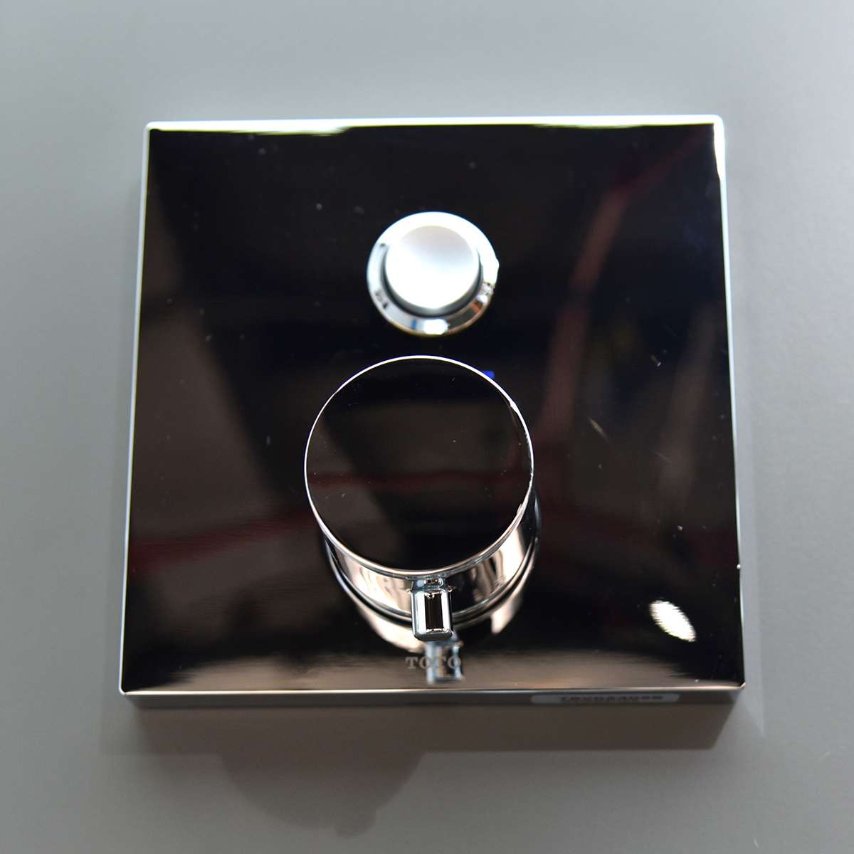 Van điều chỉnh nhiệt độ kèm van dừng TOTO TBV02405B