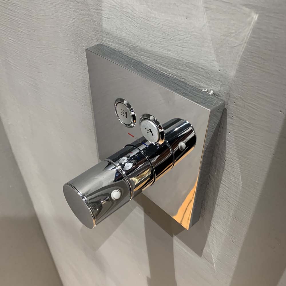 Van điều chỉnh nhiệt độ kèm van chuyển hướng (2 đn) TOTO TBV02406B kèm phụ kiện âm tường TBN01001B