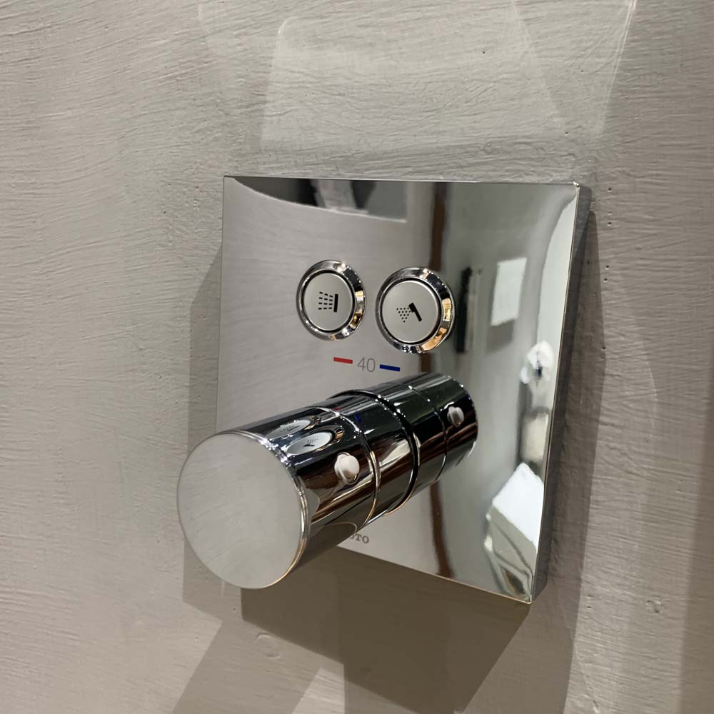 Van điều chỉnh nhiệt độ kèm van chuyển hướng (2 đn) TOTO TBV02406B kèm phụ kiện âm tường TBN01001B