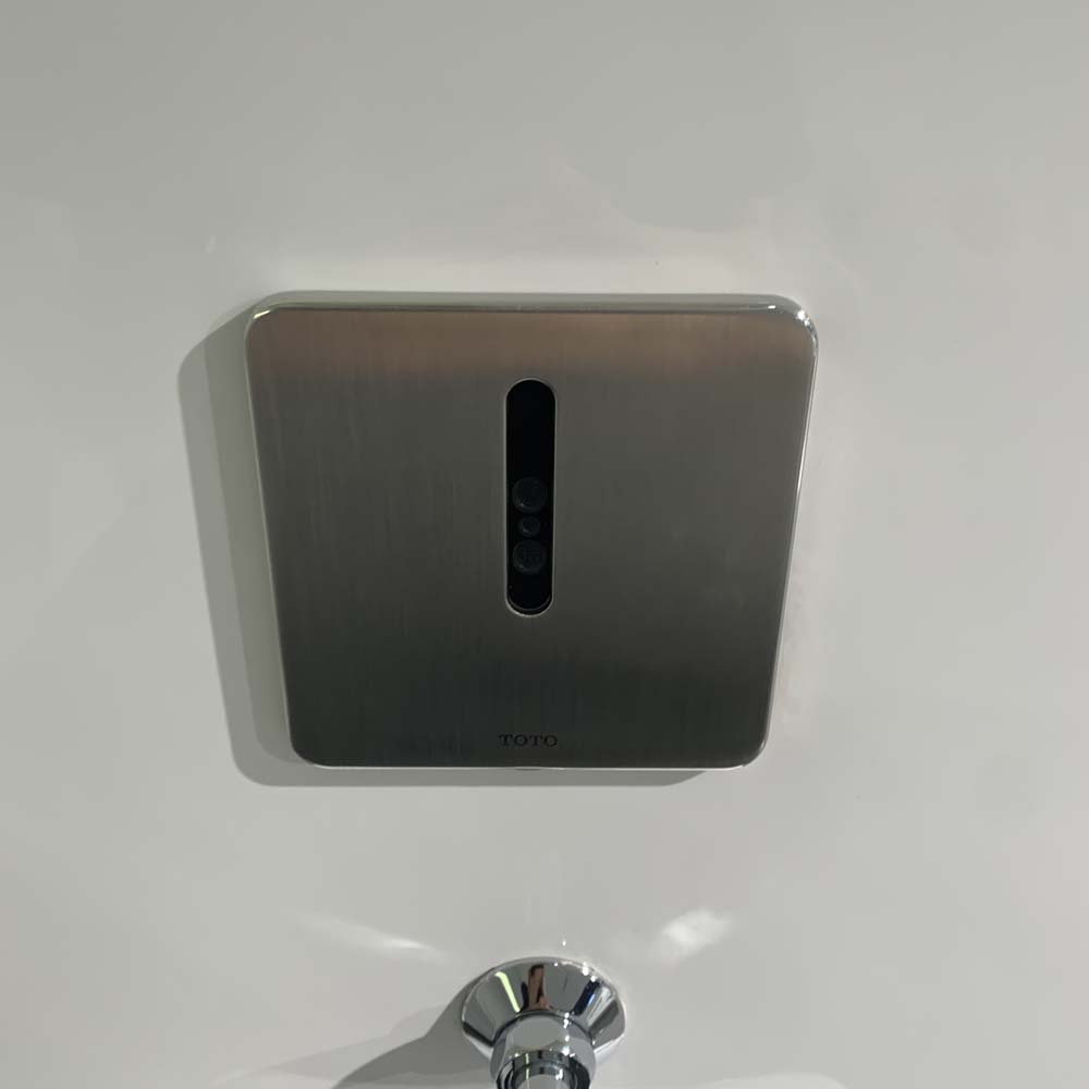 Van xả tiểu TOTO TTUE602AN cảm ứng dùng điện