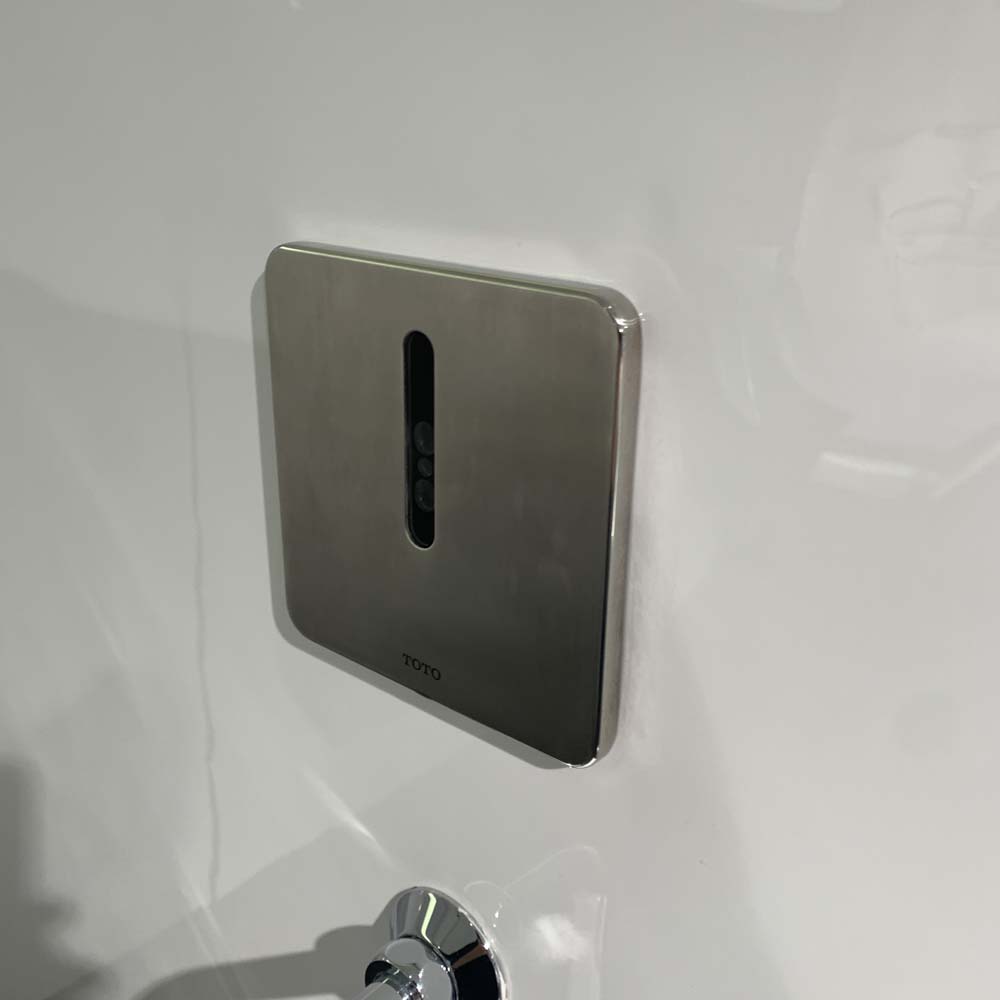 Van xả tiểu TOTO TTUE602AN cảm ứng dùng điện