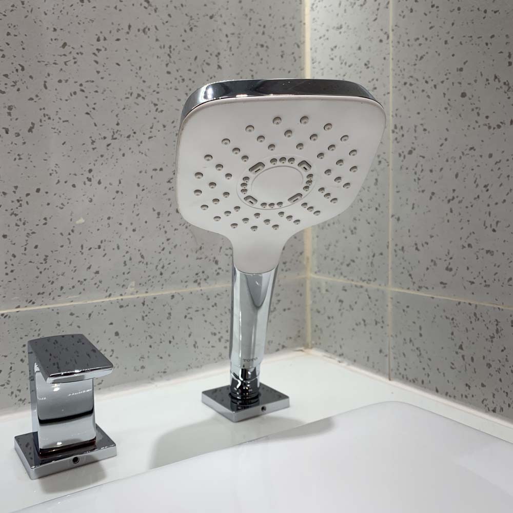 Vòi xả bồn tắm TOTO TBG02202A nóng lạnh kèm tay sen