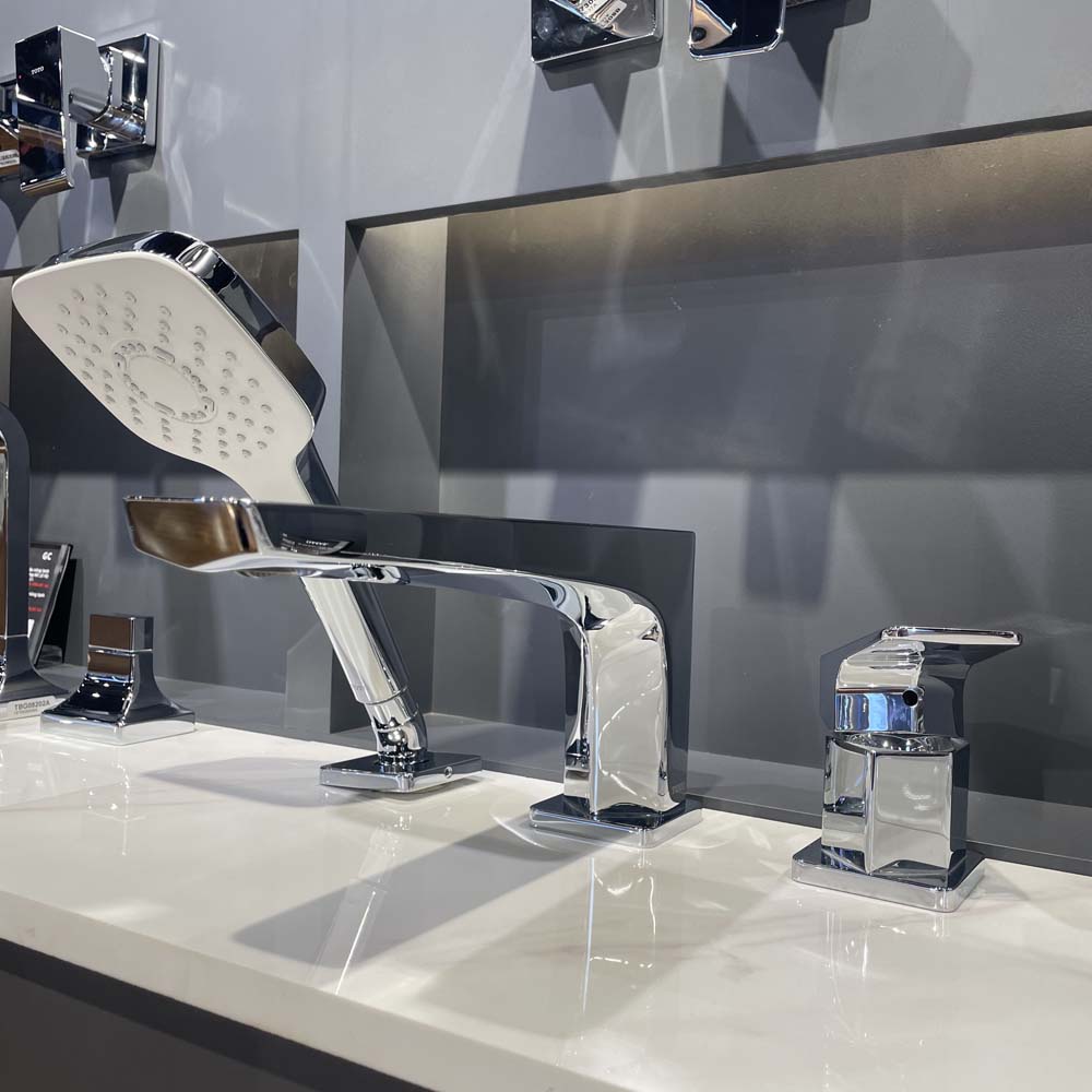 Vòi xả bồn tắm TOTO nóng lạnh TBG07305AA  (TBG07305A)