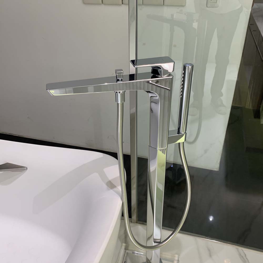 Vòi xả bồn tắm TOTO TBG07306AA TBN01105B đặt sàn nóng lạnh (kèm đế)