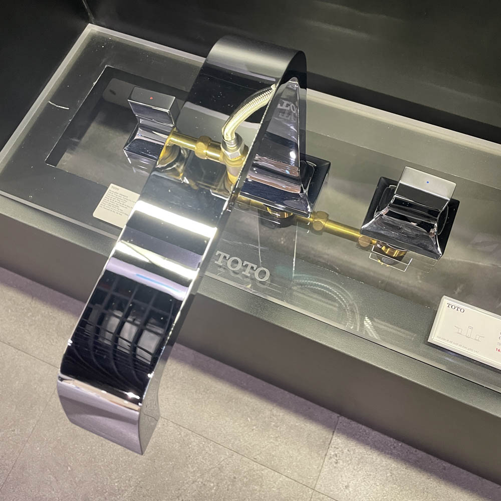 Vòi xả bồn tắm TOTO TBG08201B nóng lạnh