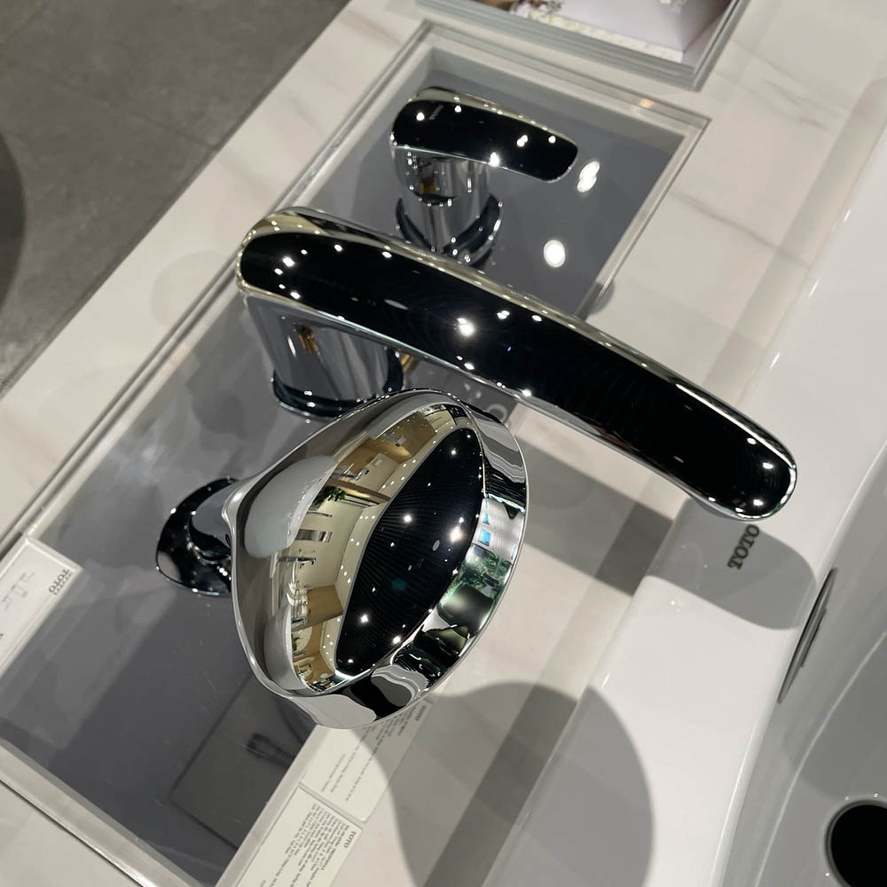 Vòi xả bồn tắm TOTO TBG09305AA nóng lạnh kèm tay sen