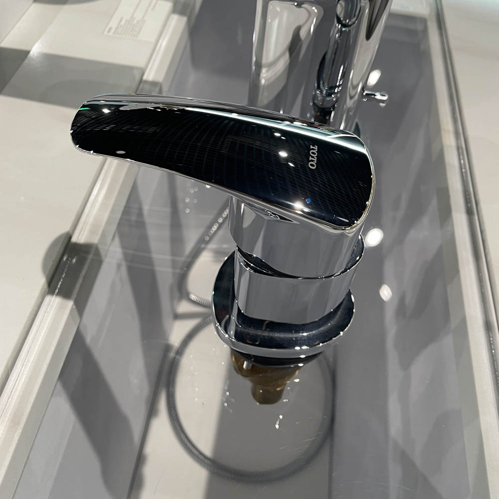 Vòi xả bồn tắm TOTO TBG09305AA nóng lạnh kèm tay sen