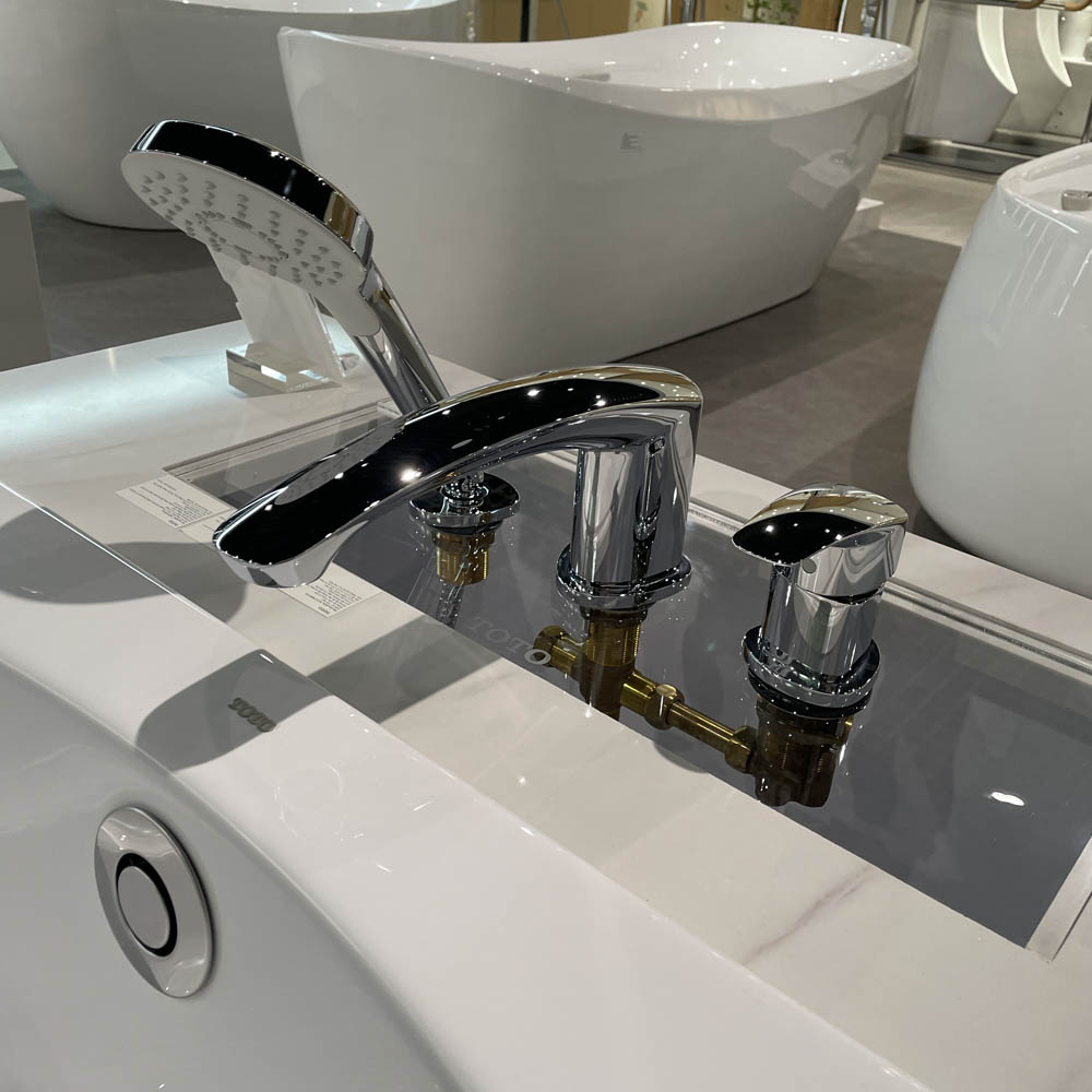 Vòi xả bồn tắm TOTO TBG09305AA nóng lạnh kèm tay sen