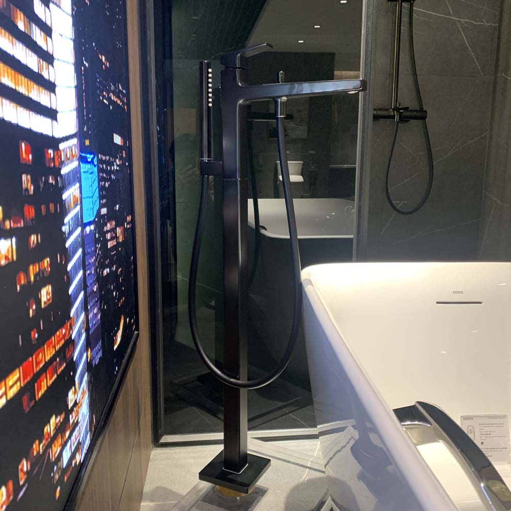 Vòi xả bồn tắm TOTO TBG10306AA đặt sàn nóng lạnh