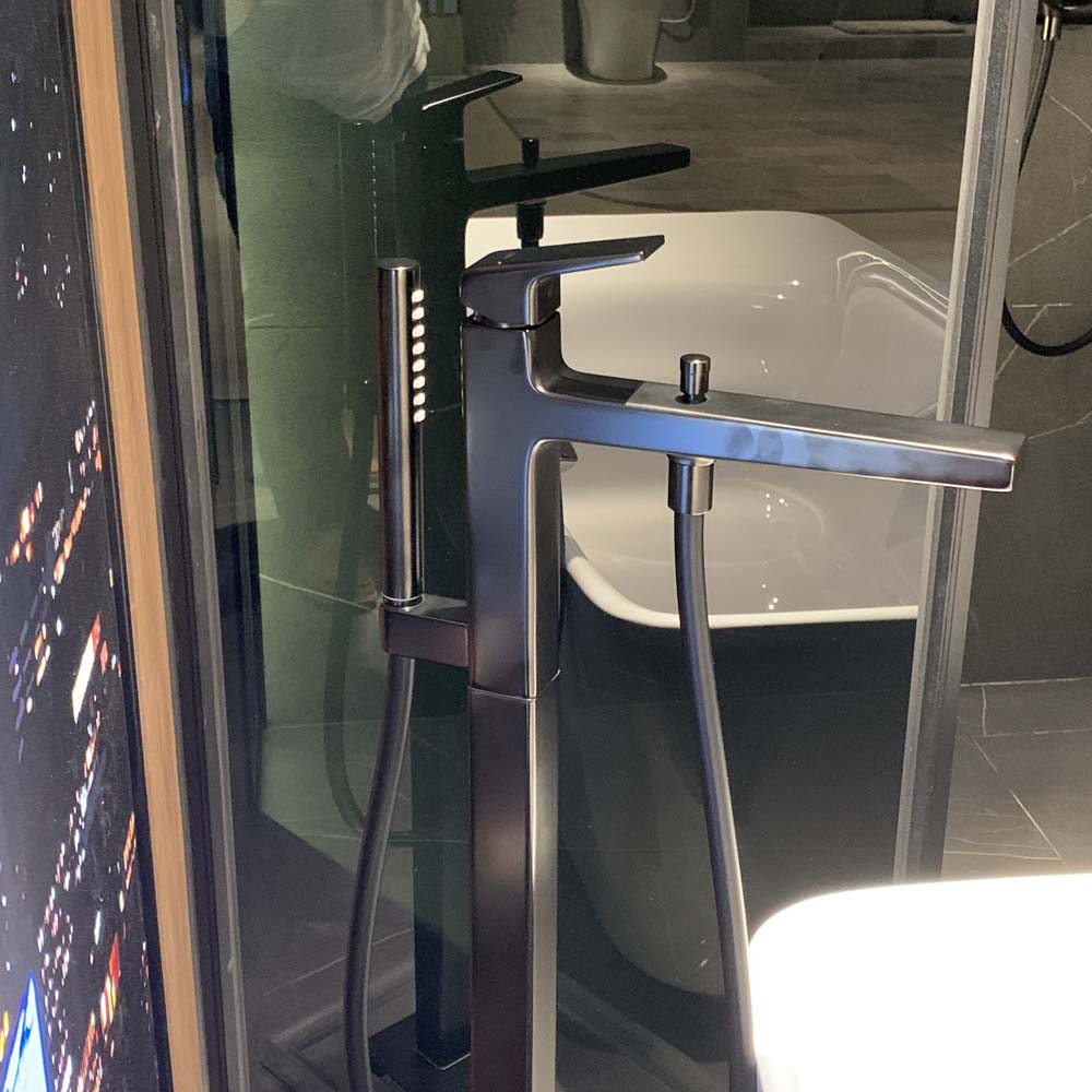 Vòi xả bồn tắm TOTO TBG10306AA đặt sàn nóng lạnh