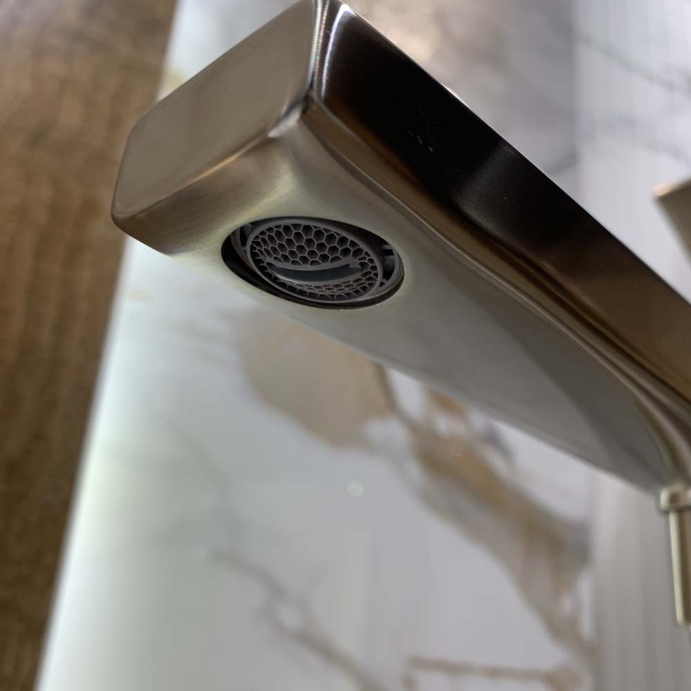 Vòi xả bồn tắm TOTO TBG10306AA đặt sàn nóng lạnh