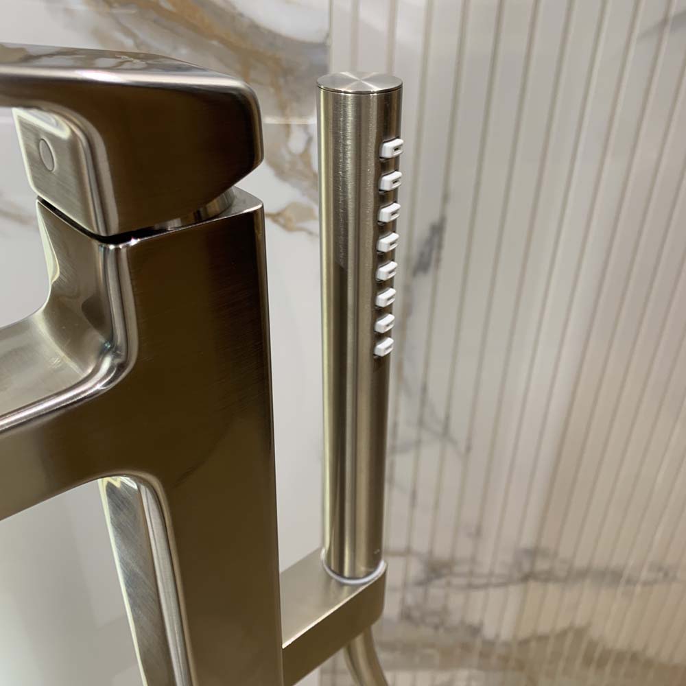 Vòi xả bồn tắm TOTO TBG10306AA đặt sàn nóng lạnh