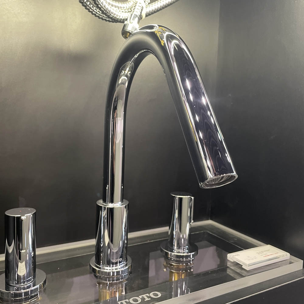 Vòi xả bồn tắm TOTO TBG11201B nóng lạnh