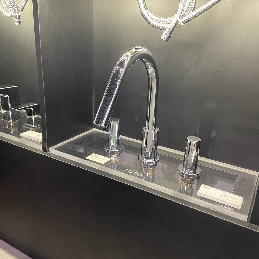 Vòi xả bồn tắm TOTO TBG11201B nóng lạnh