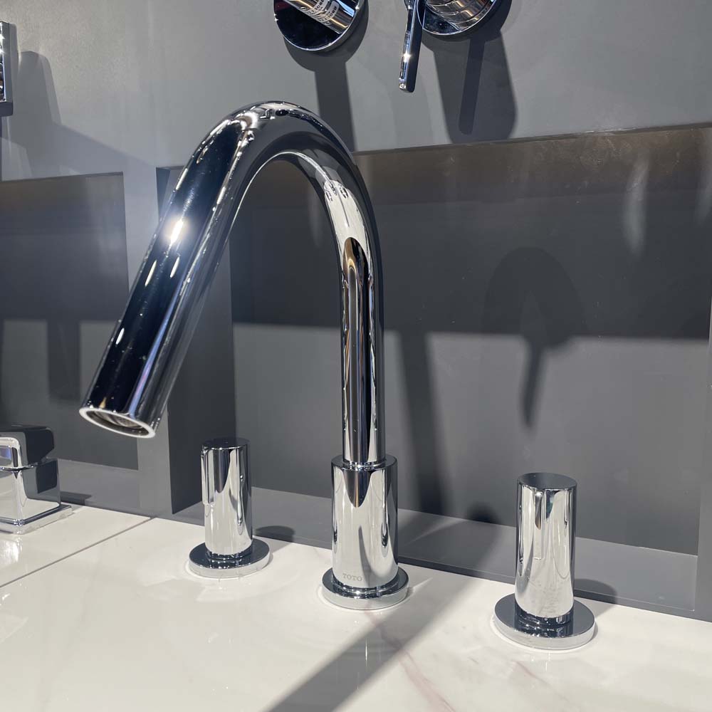 Vòi xả bồn tắm TOTO TBG11201B nóng lạnh