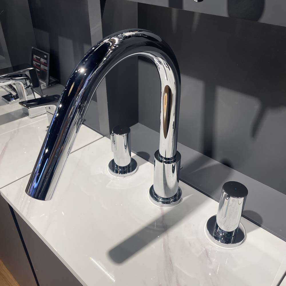 Vòi xả bồn tắm TOTO TBG11201B nóng lạnh