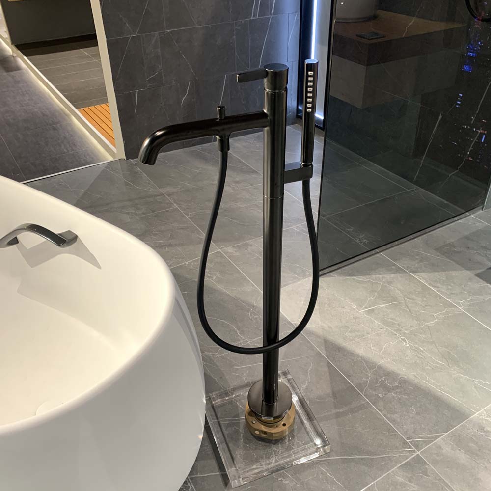 Vòi xả bồn tắm TOTO TBG11306AA đặt sàn nóng lạnh