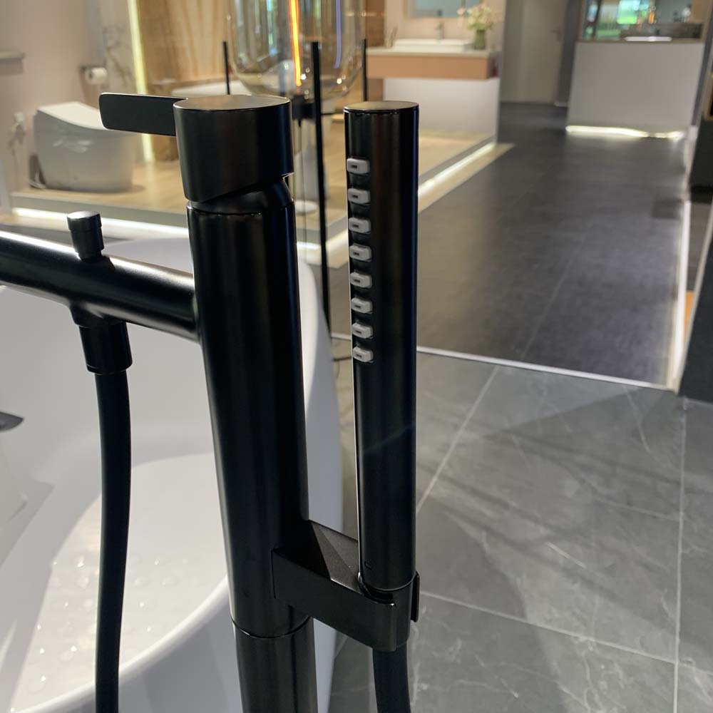 Vòi xả bồn tắm TOTO TBG11306AA đặt sàn nóng lạnh