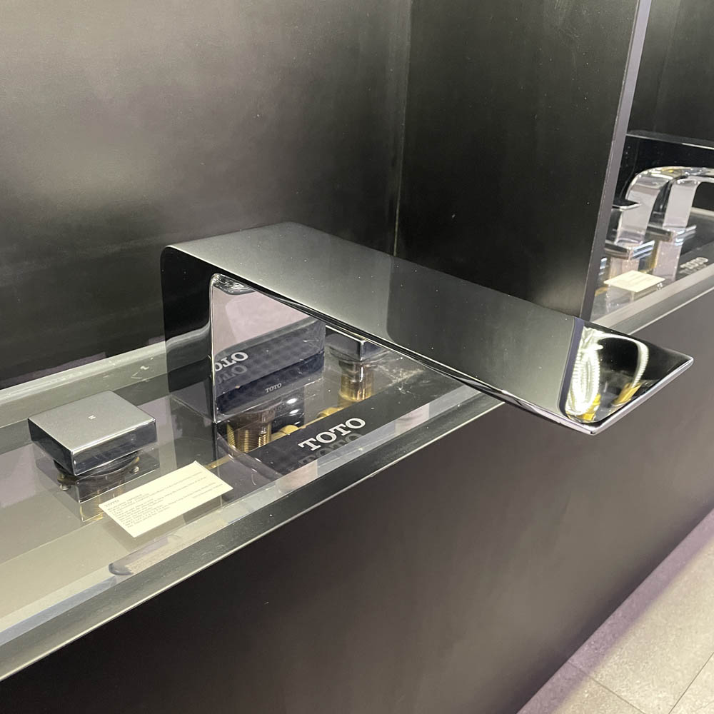 Vòi xả bồn tắm TOTO TBP02201BA nóng lạnh