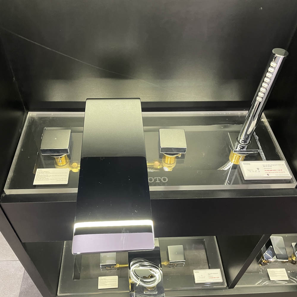 Vòi xả bồn tắm TOTO TBP02202AA nóng lạnh kèm tay sen