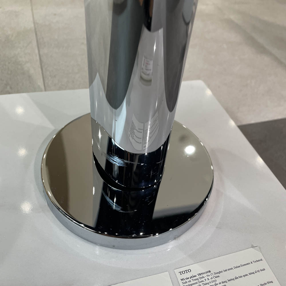 Vòi xả bồn tắm TOTO TBP03301AA TBN01105B đặt sàn nóng lạnh (kèm đế)