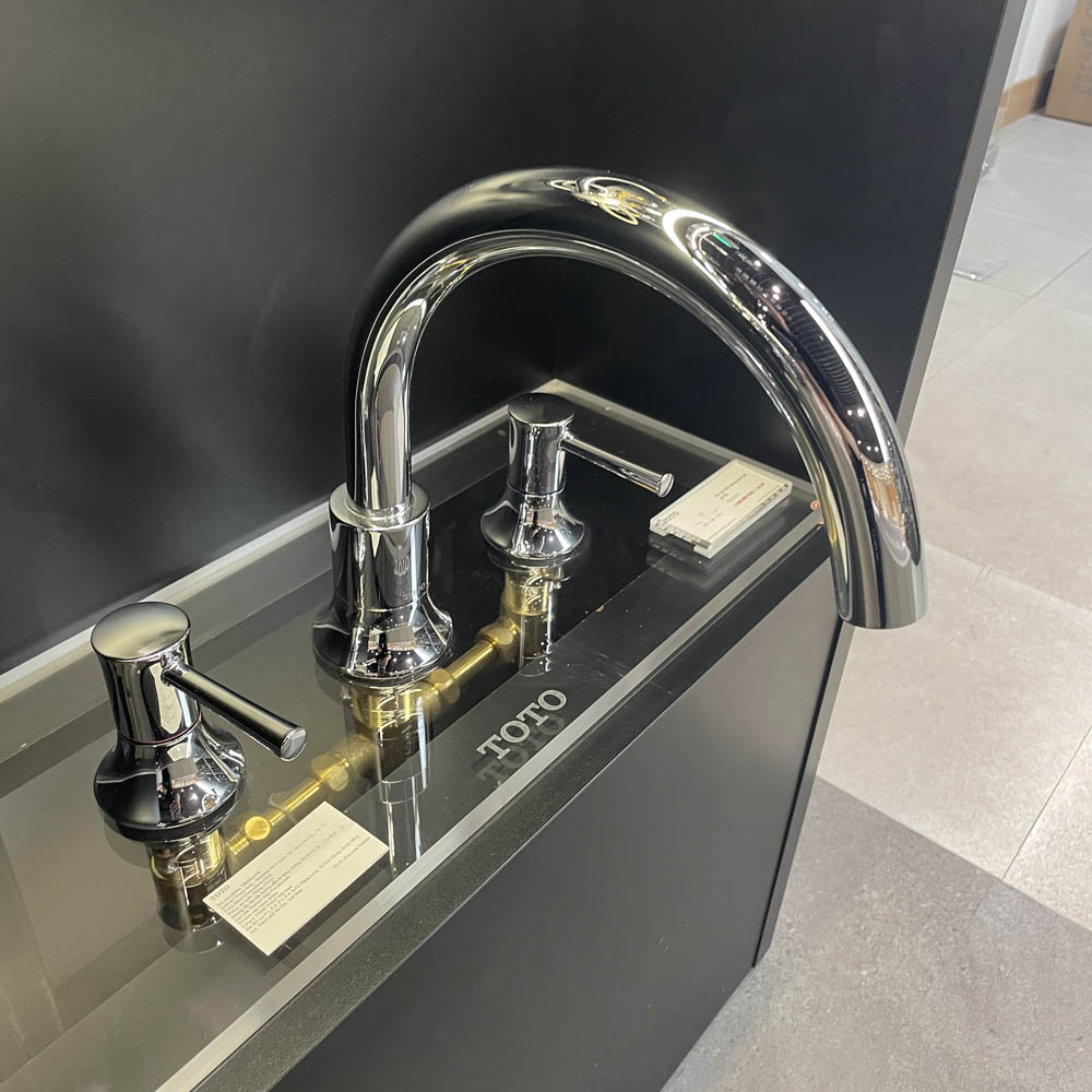 Vòi xả bồn tắm TOTO TBS02201BA nóng lạnh