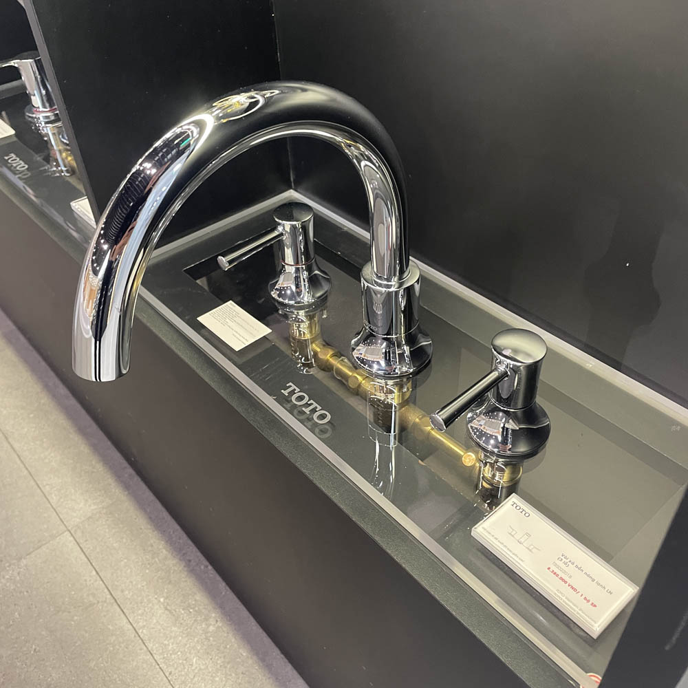 Vòi xả bồn tắm TOTO TBS02201BA nóng lạnh