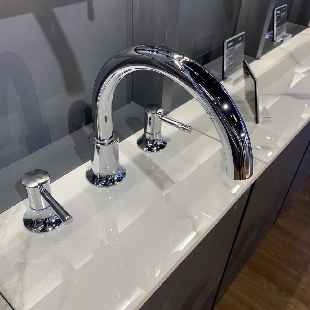 Vòi xả bồn tắm TOTO TBS02201BA nóng lạnh