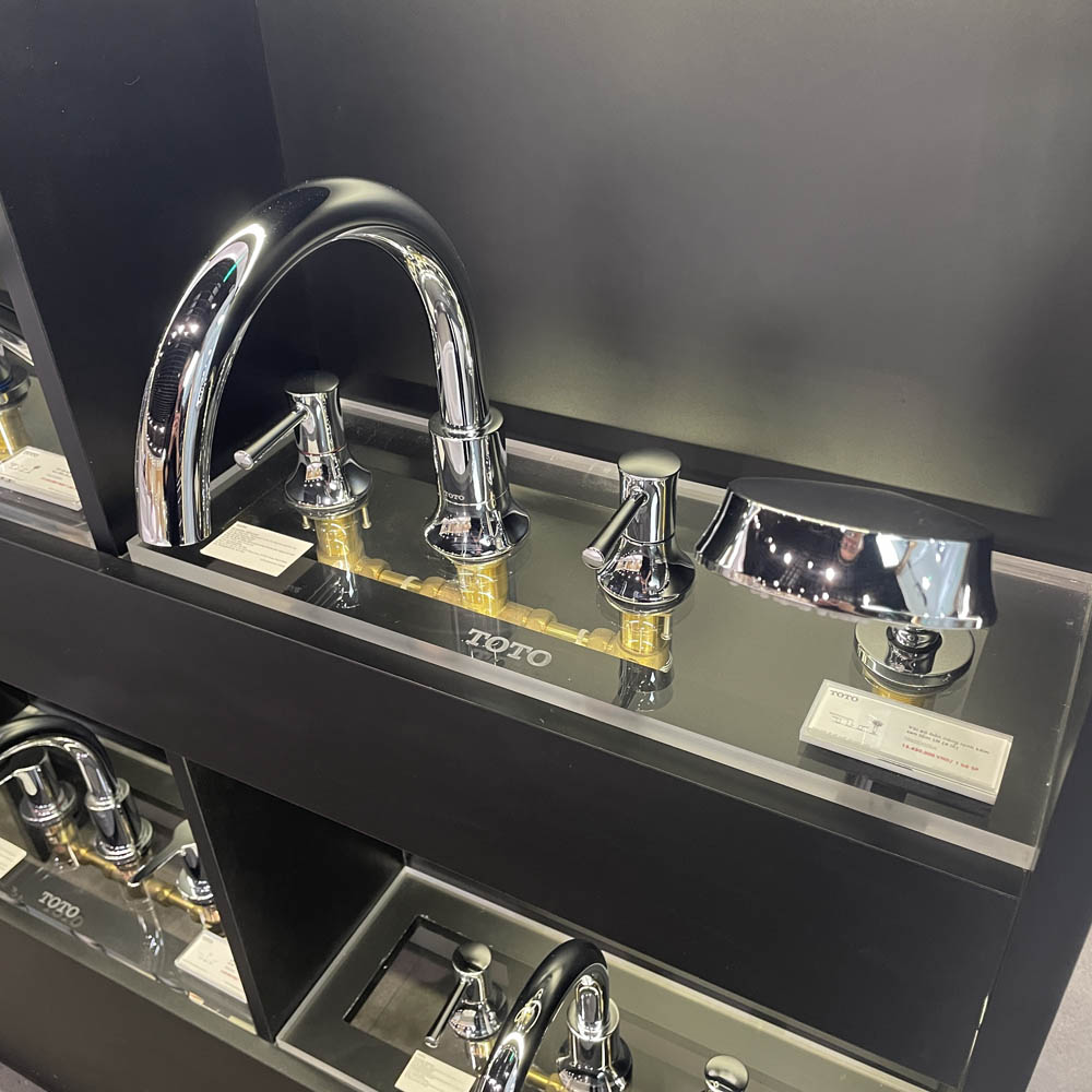 Vòi xả bồn tắm TOTO TBS02202BA nóng lạnh kèm tay sen