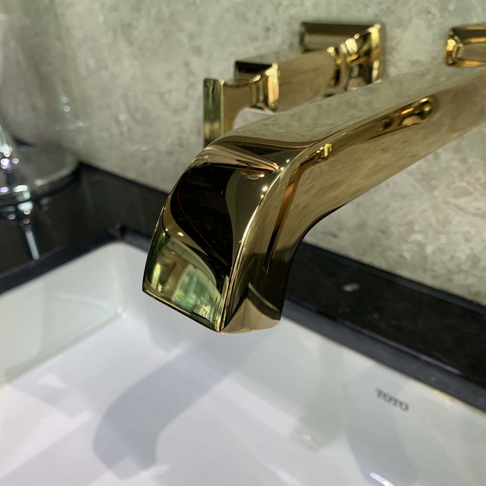 Vòi lavabo nóng lạnh gắn tường TOTO DLB202#PG