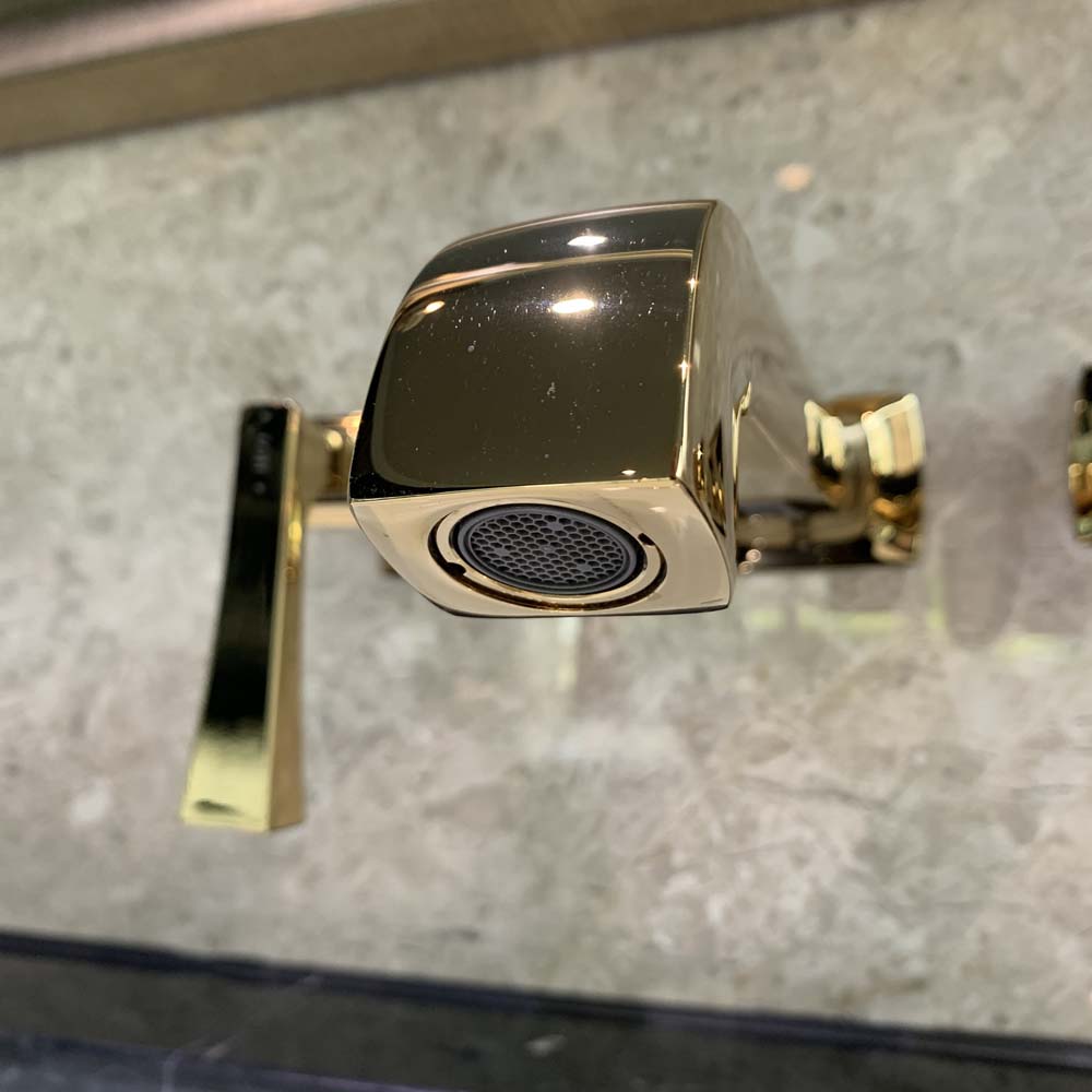 Vòi lavabo nóng lạnh gắn tường TOTO DLB202#PG