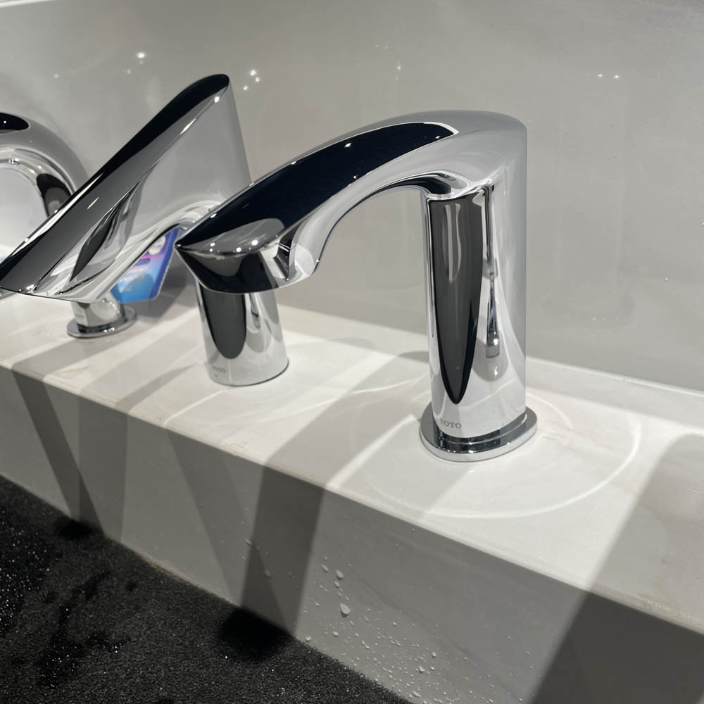 Vòi lavabo cảm ứng TOTO TLE22006A