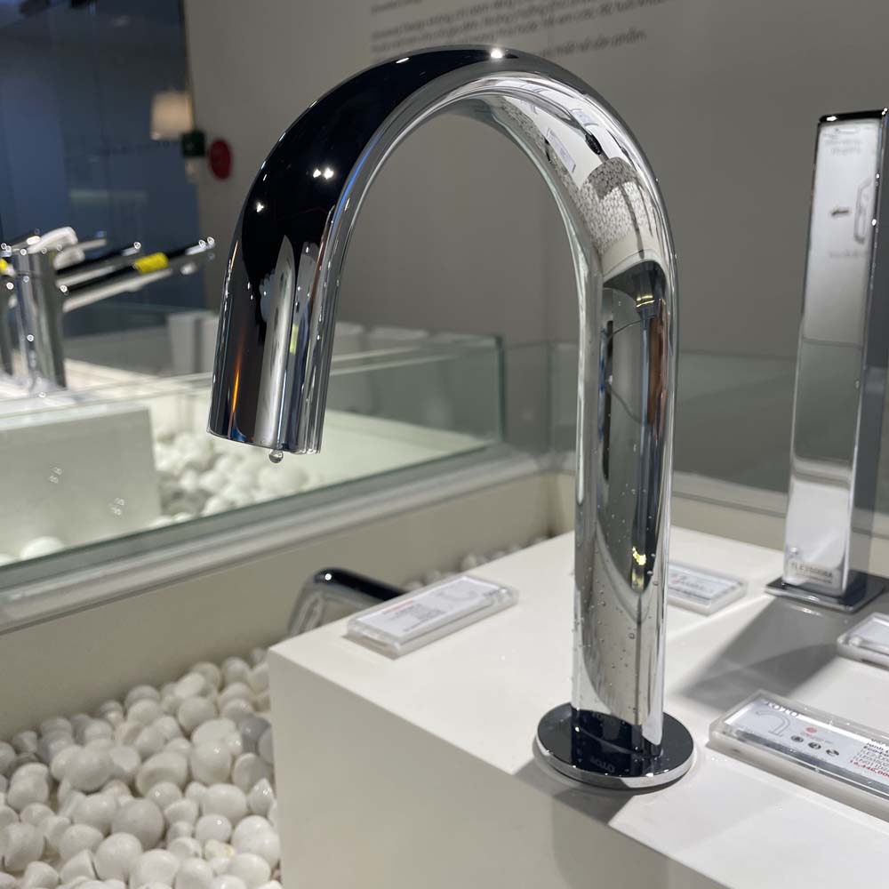 Vòi lavabo cảm ứng TOTO TLE24006A