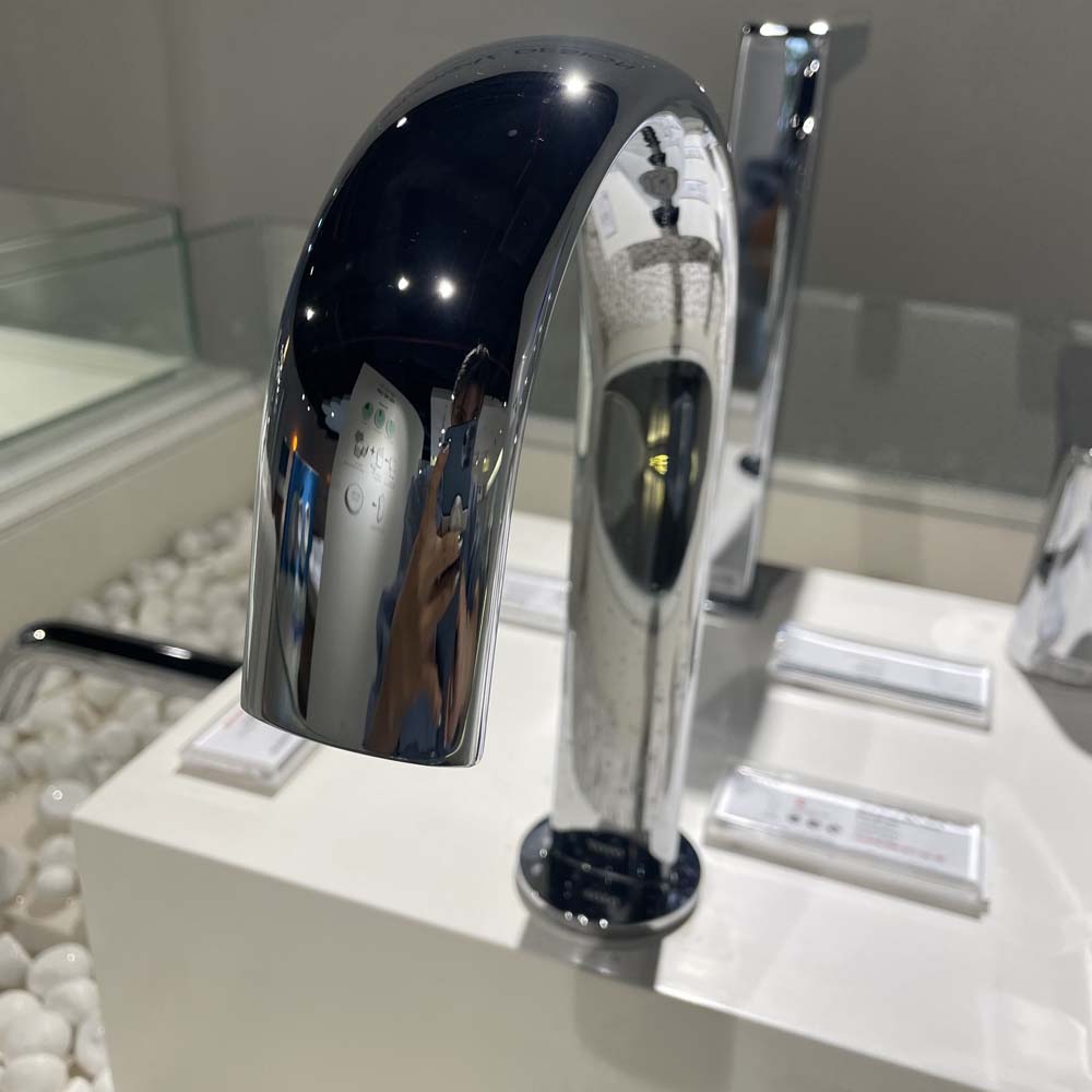 Vòi lavabo cảm ứng TOTO TLE24006A