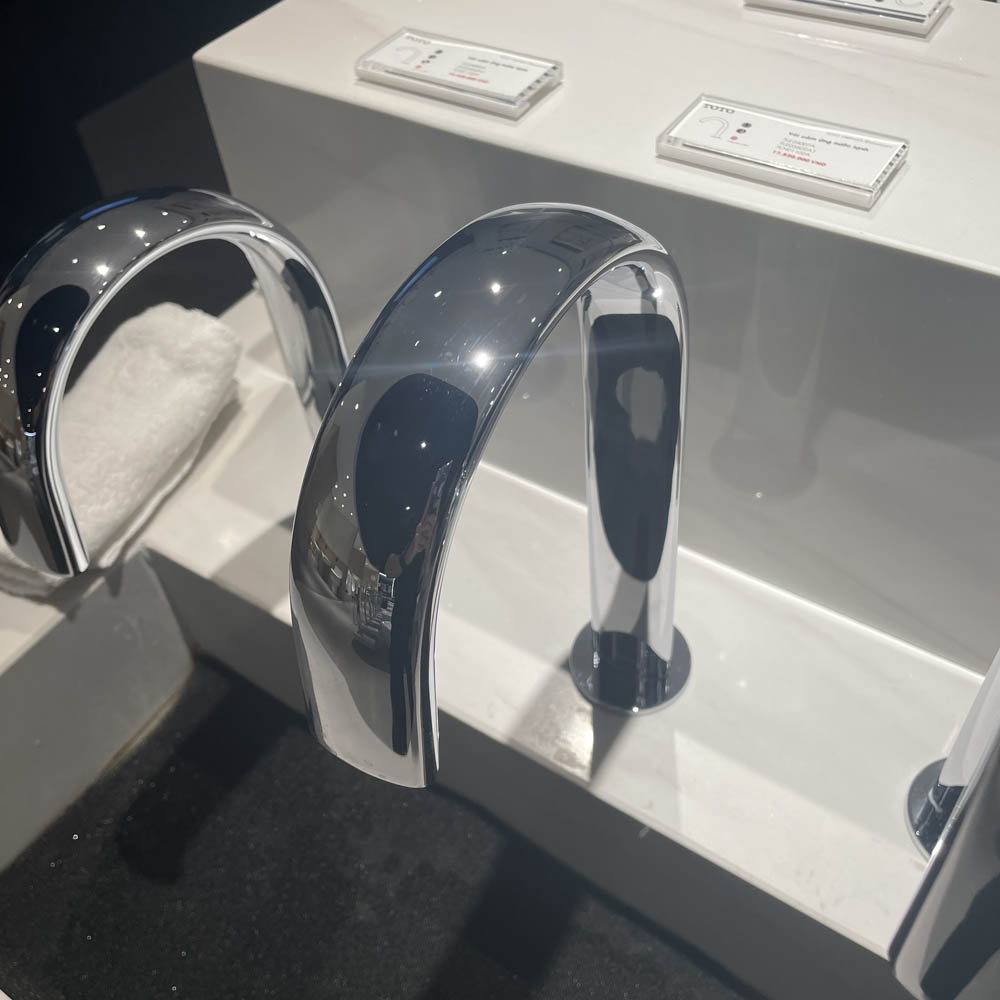 Vòi lavabo cảm ứng TOTO TLE24007A