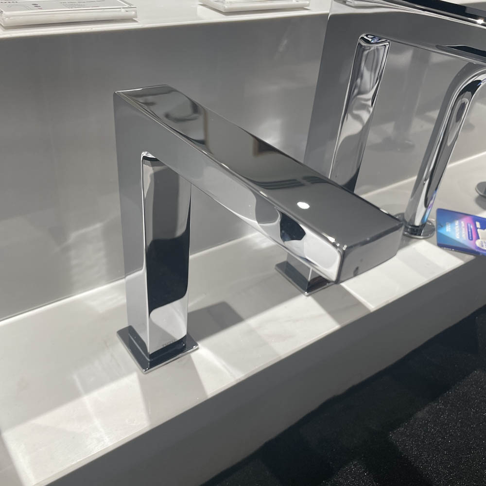 Vòi lavabo cảm ứng nóng lạnh TOTO TLE25007V