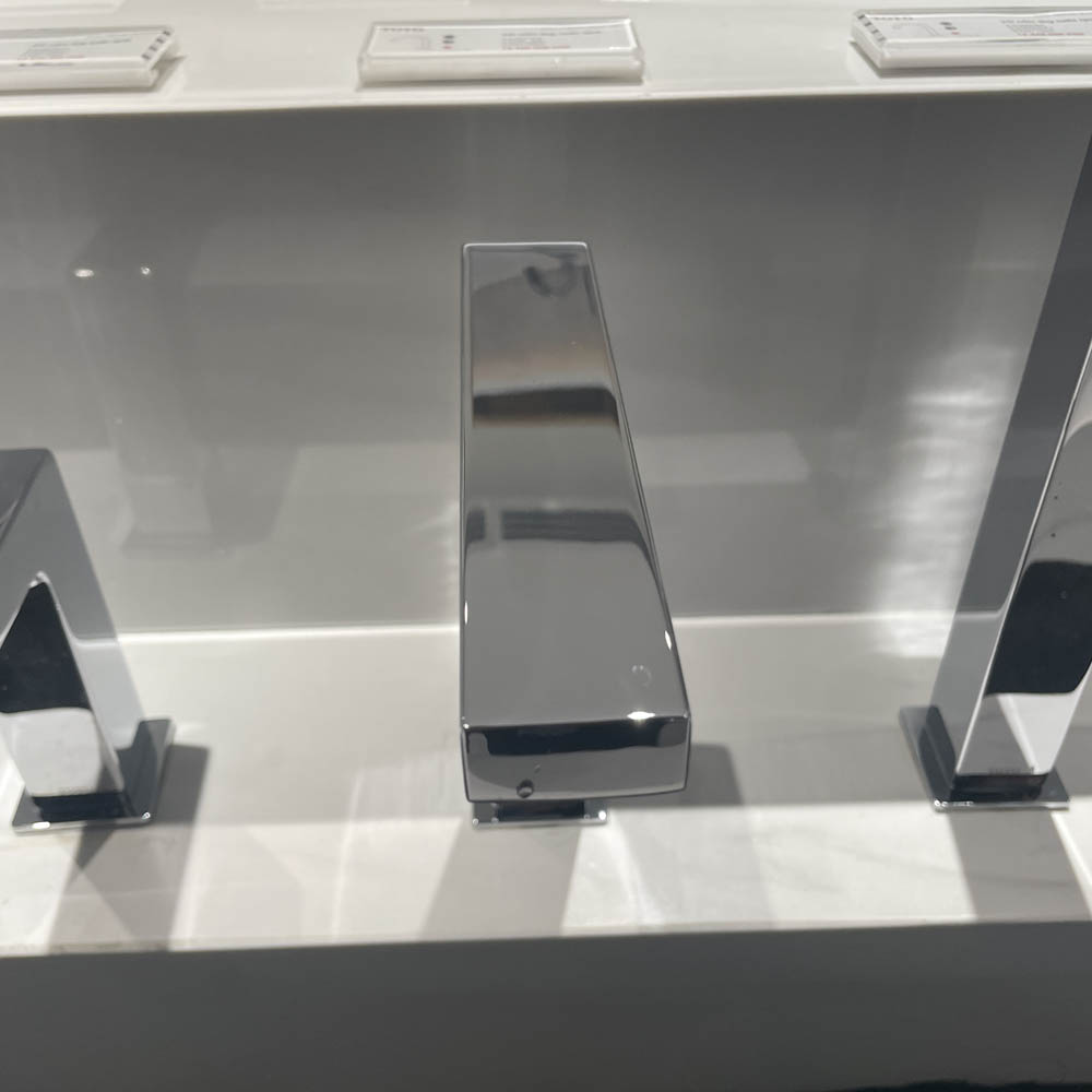 Vòi lavabo cảm ứng nóng lạnh TOTO TLE25007V