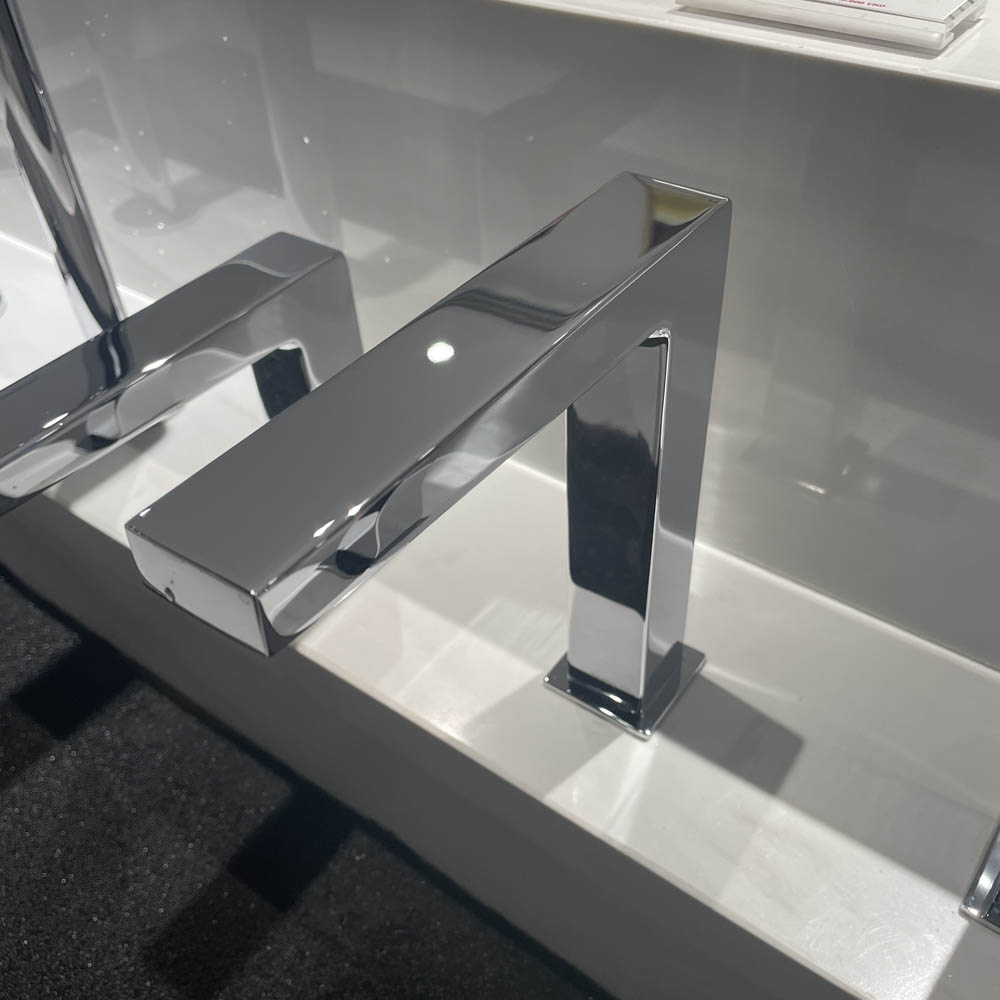 Vòi lavabo cảm ứng nóng lạnh TOTO TLE25007V