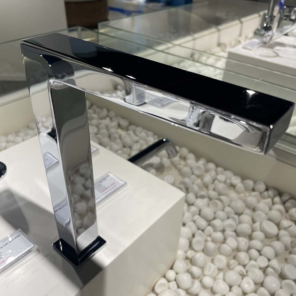 Vòi lavabo cảm ứng TOTO TLE25008A