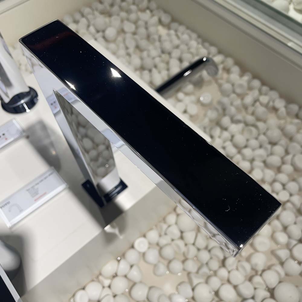 Vòi lavabo cảm ứng TOTO TLE25008A