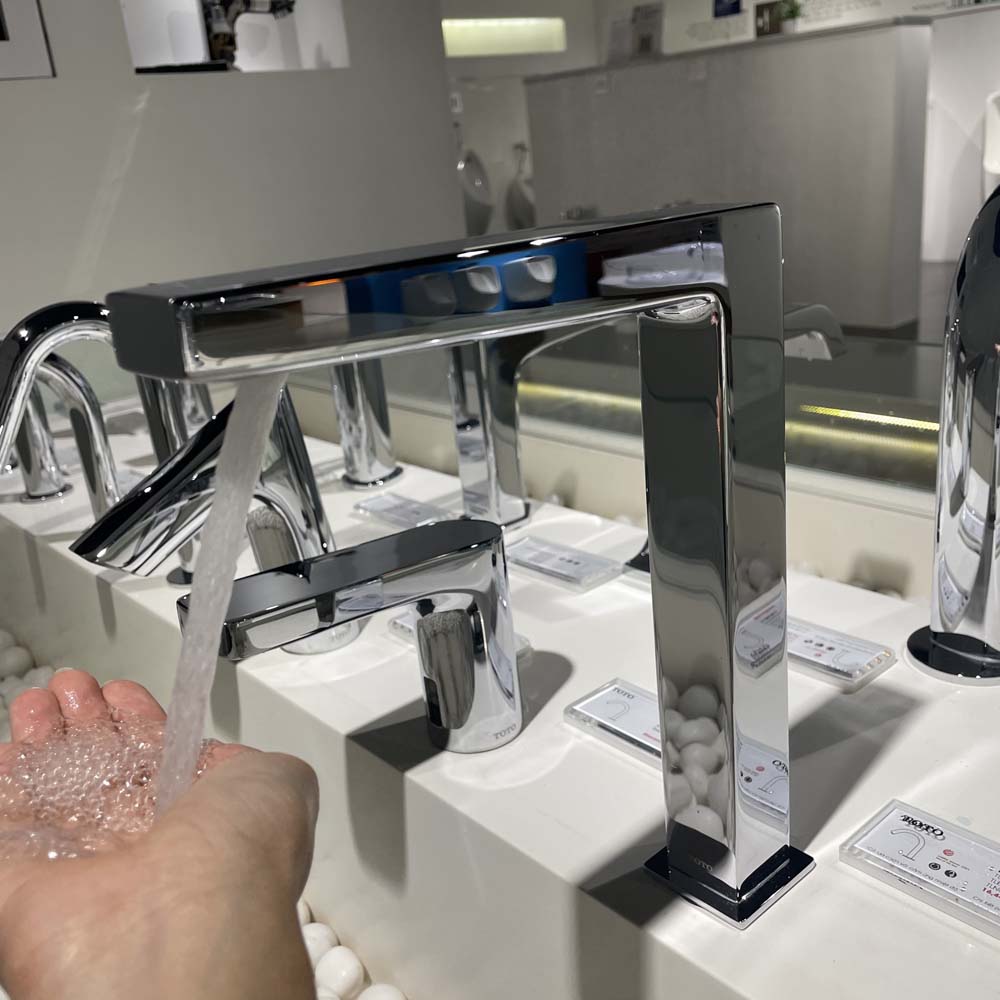 Vòi lavabo cảm ứng TOTO TLE25008A