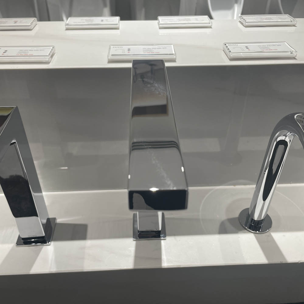 Vòi lavabo cảm ứng TOTO TLE25008V