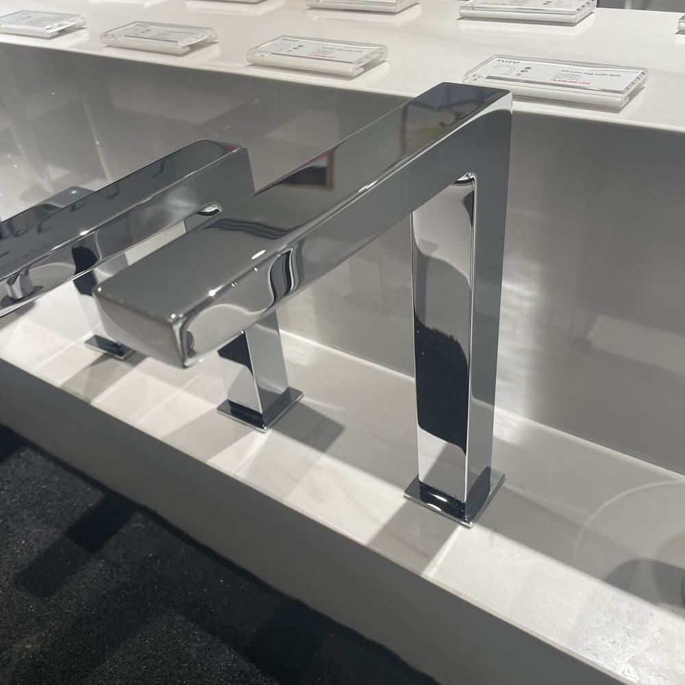 Vòi lavabo cảm ứng TOTO TLE25008V